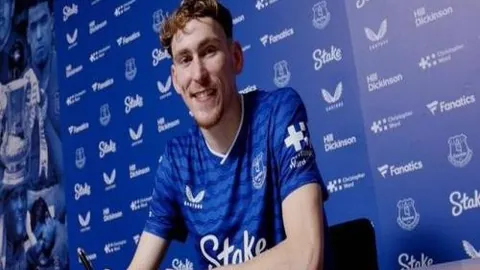 巴薩力圖與梅西續約10年長期合約